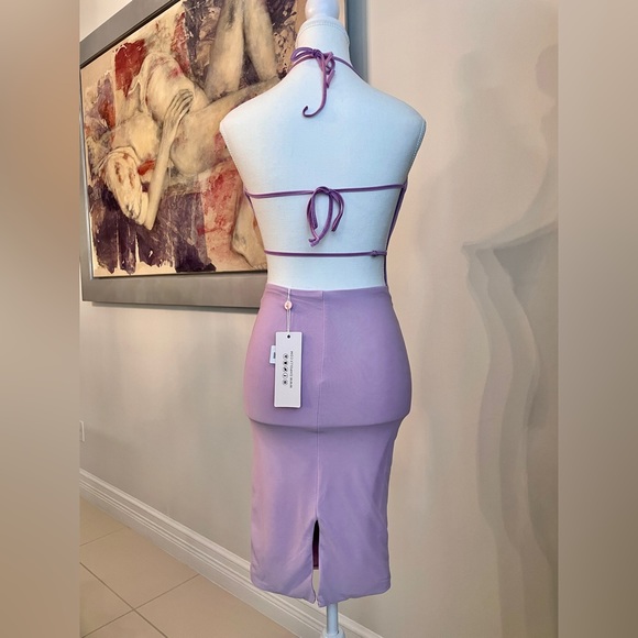 Mannequin size:
      Bust  : 32.5 
      Waist : 25.2
      Hip    : 34.5 - Picture 2 of 4